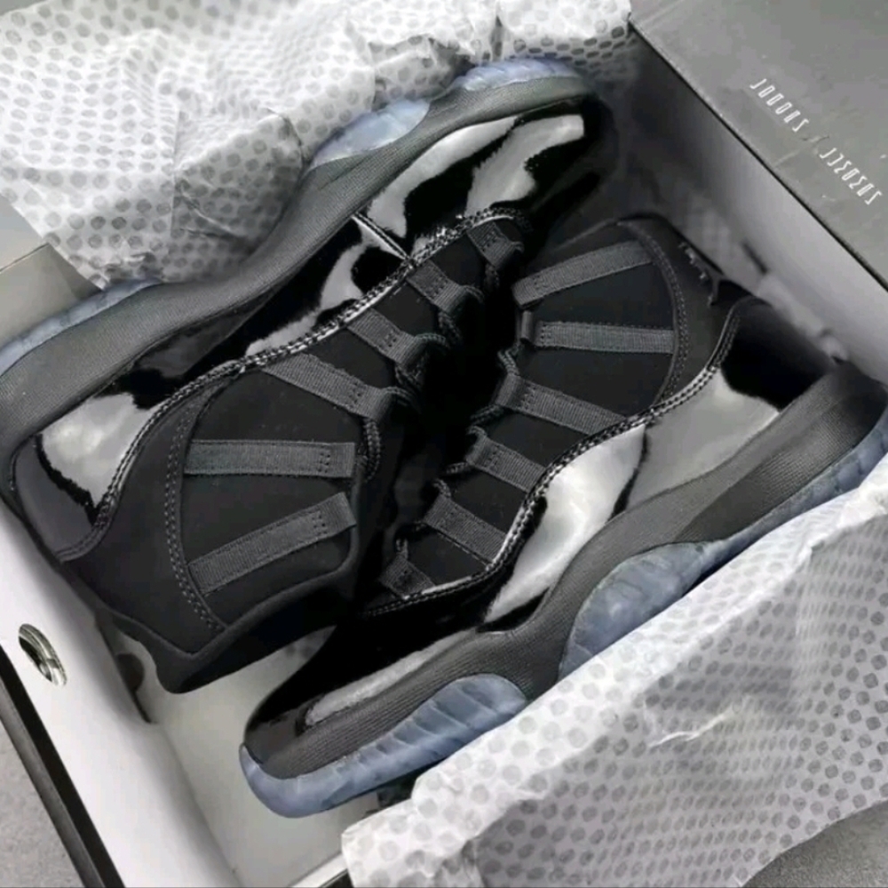 Air Jordan 11 Retro ‘Cap and Gown’ Unfading Sneaker
